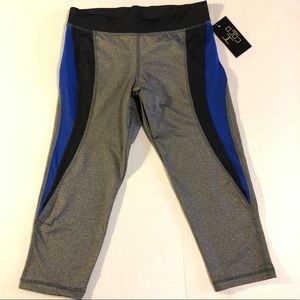 NWT Coco Limon Capri Leggings, size Medium